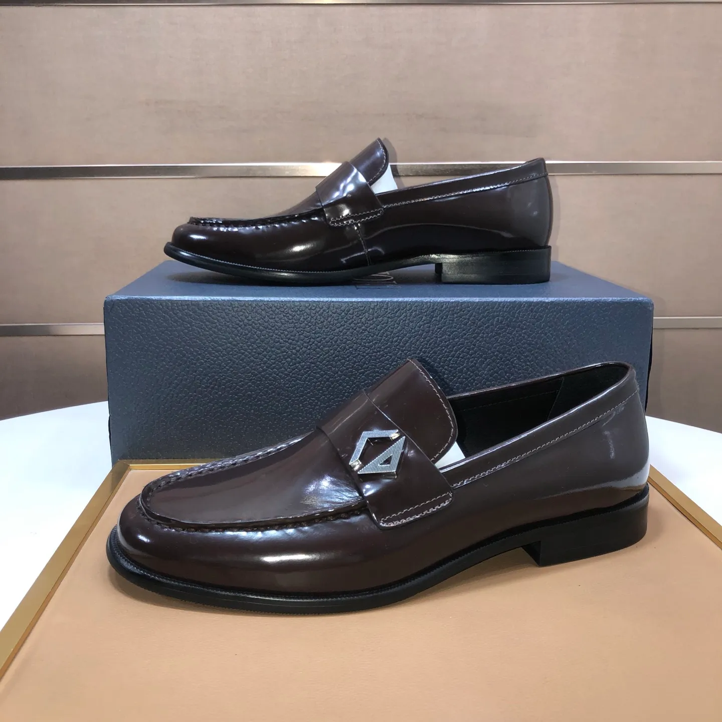 Men's shoes 💰580💰[Dior] (water-dyed cowhide lining) Dior original 1:1 high-quality factory, imported original materials, imported raw cowhide, water-dyed cowhide lining, original TPU outsole, code number: 39-44 (45 customized)